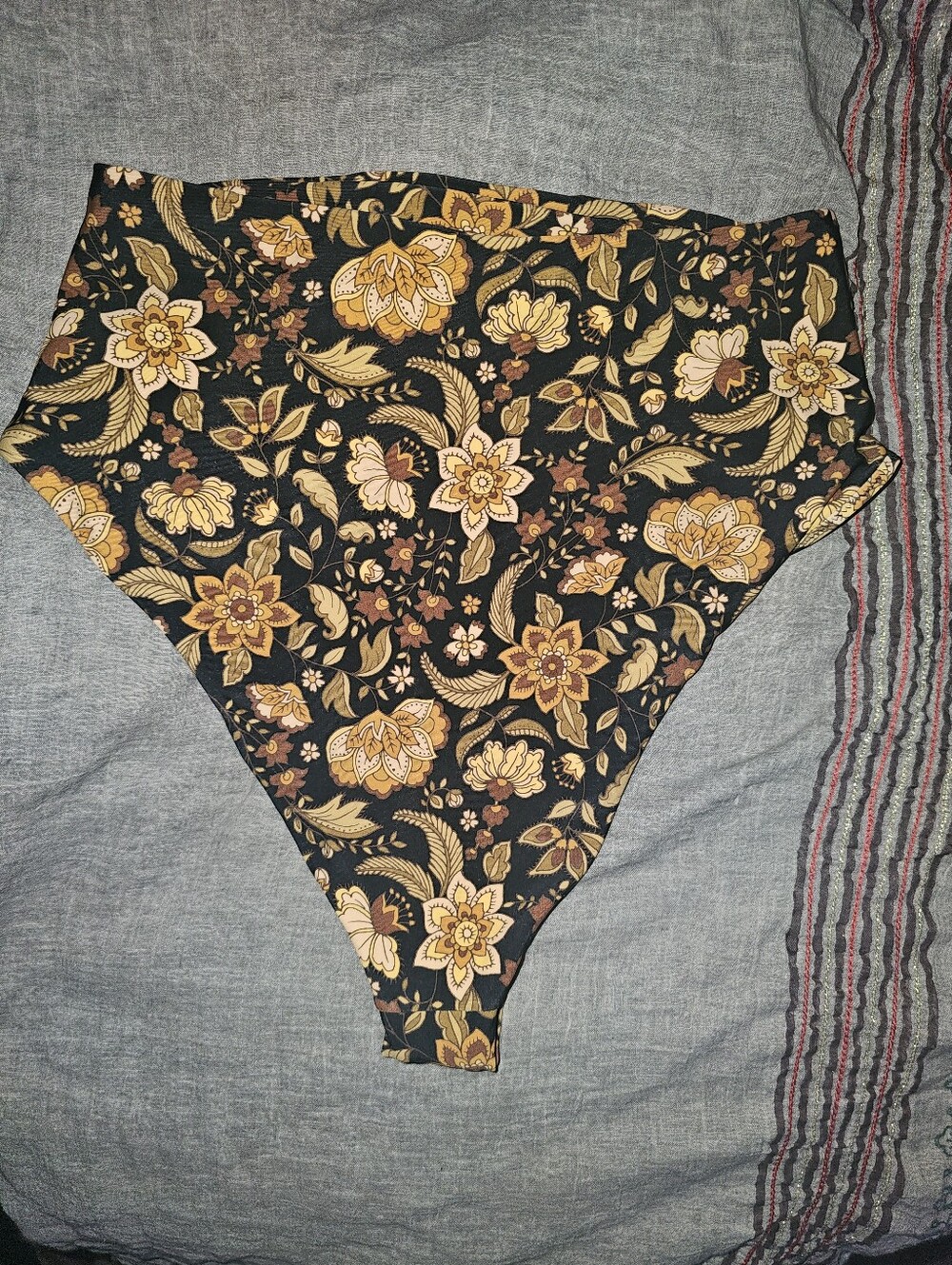 KAVALA COLLECTIVE Rhapsody Kalani Top & Samet Bottom Bikini - Small - Picture 7 of 14